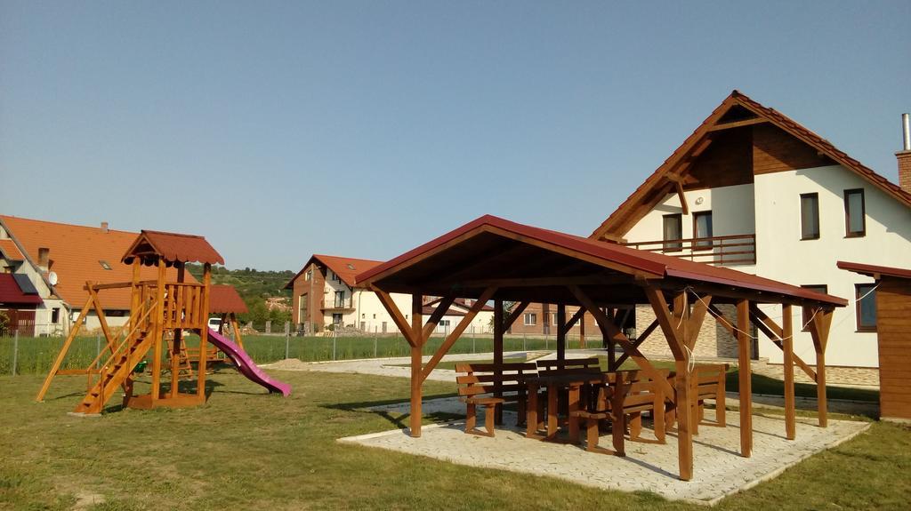 Pensiunea Soli Deo Gloria Sarmasag Esterno foto
