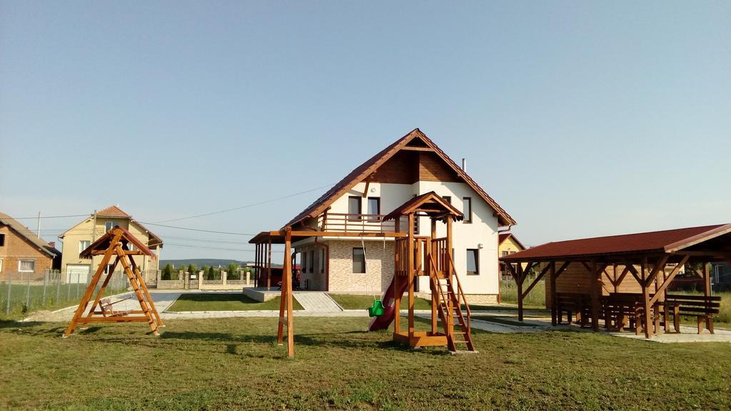 Pensiunea Soli Deo Gloria Sarmasag Esterno foto