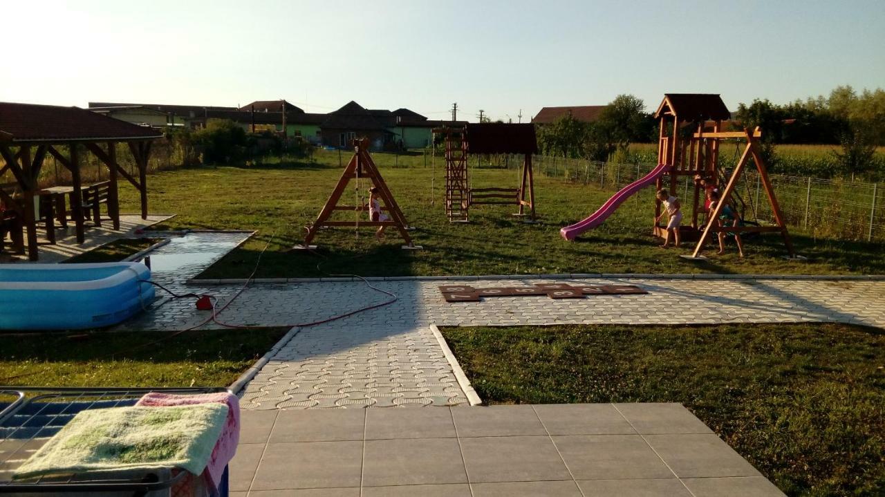 Pensiunea Soli Deo Gloria Sarmasag Esterno foto